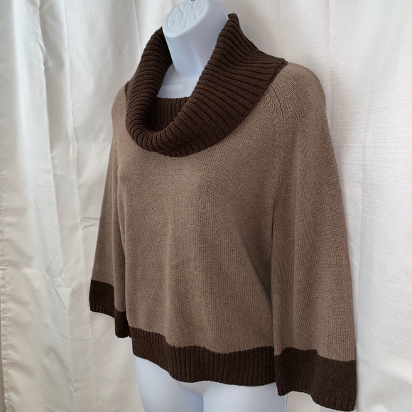 EUC - Pria Cowl Neck Cropped Sweater!! - Picture 2 of 3